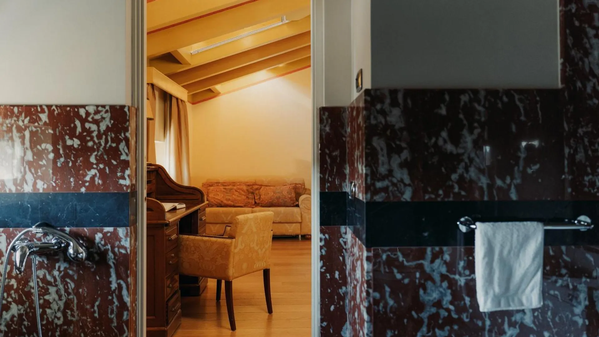 Hotel Palazzo Guiscardo ピエトラサンタ