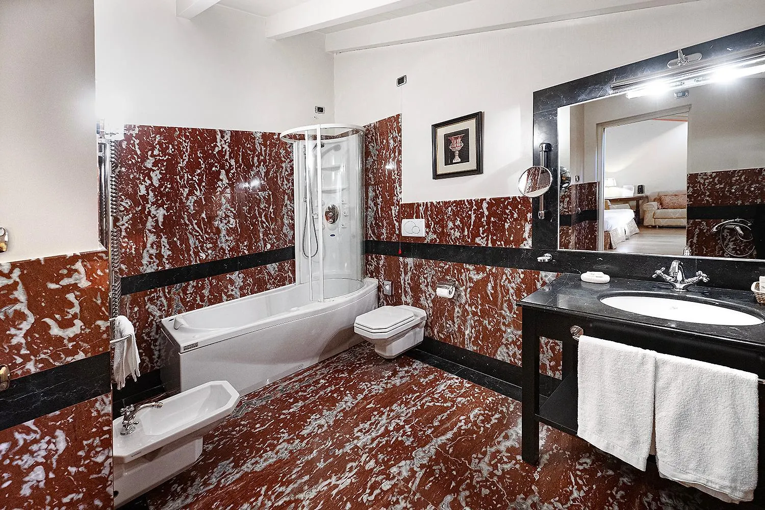 Hotel Palazzo Guiscardo Pietrasanta 4*,  Italy